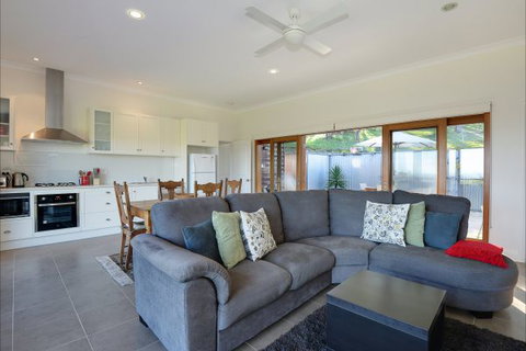 A Seascape Retreat - Tweed Heads Accommodation 3